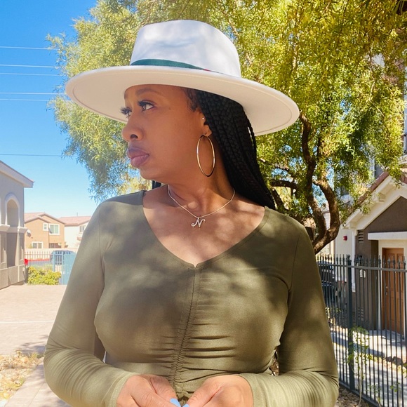 White Wide Brim Fedora - Picture 5 of 5